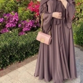 featured image thumbnail for post Memahami Gaya Abaya yang Baru Tren dan Sentuhan Modern dalam Busana Muslimah